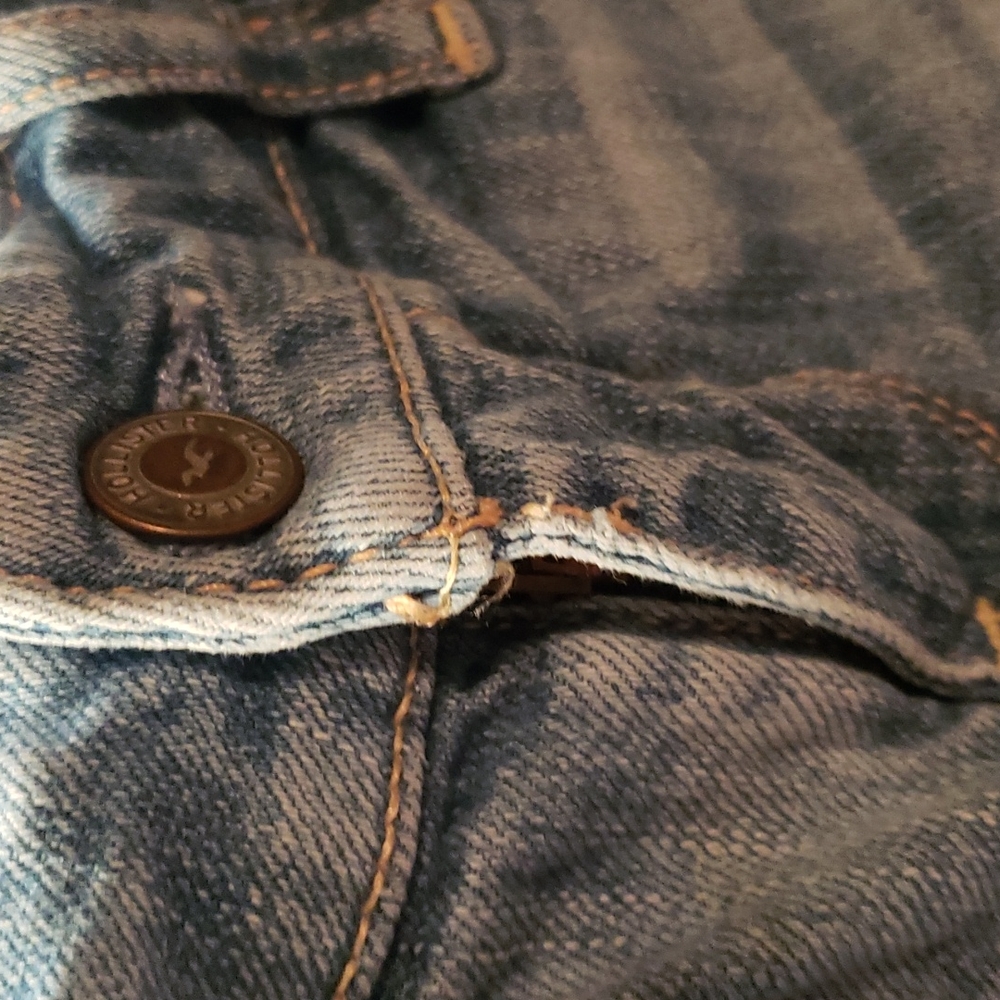 Hollister size 1 short shorts - Picture 2 of 5